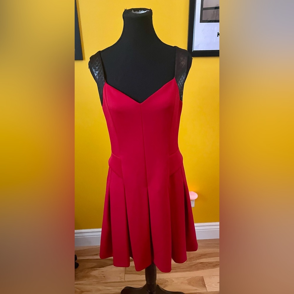 Guess NWOT Pleated Cocktail Dress
